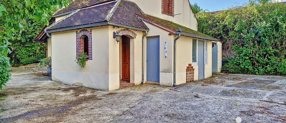 Maison de campagne 8 pièces de 277 m² à Esnon (89210)