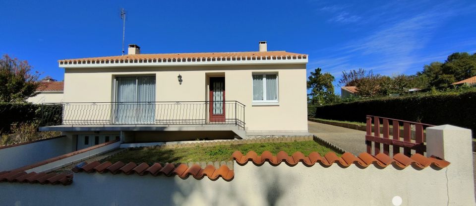 Maison traditionnelle 3 pièces de 84 m² à Grosbreuil (85440)