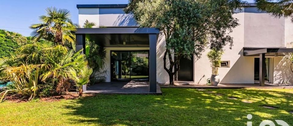 Maison 5 pièces de 239 m² à Léognan (33850)