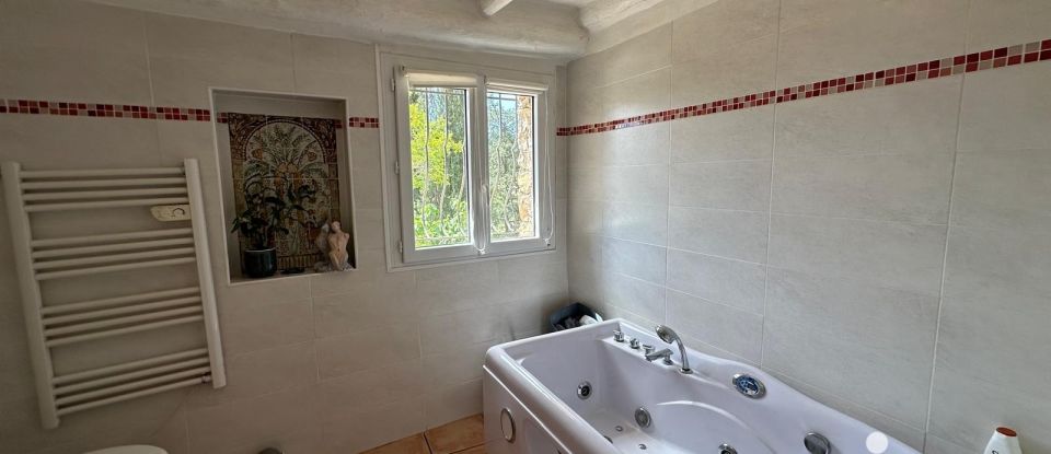 Bastide 5 rooms of 219 m² in Bagnols-en-Forêt (83600)