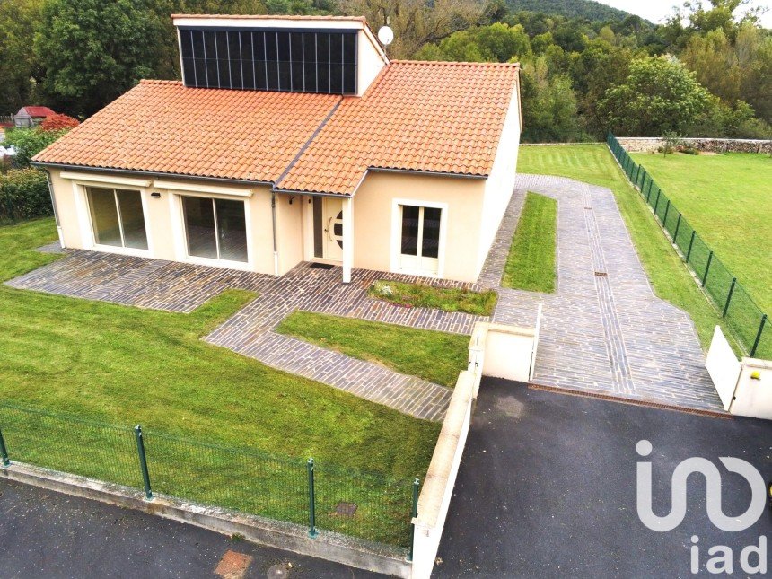 Architect house 4 rooms of 146 m² in Lavoûte-sur-Loire (43800)