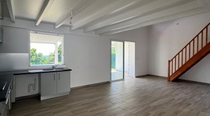 Maison 4 pièces de 106 m² à - (97114)