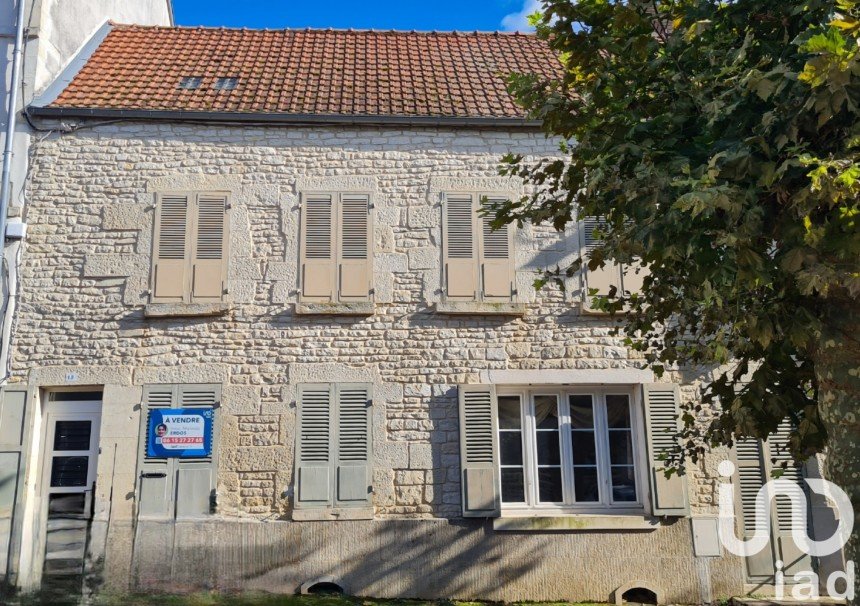 Maison de village 6 pièces de 132 m² à Ancy-le-Franc (89160)