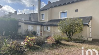 Maison traditionnelle 8 pièces de 160 m² à Vivy (49680)