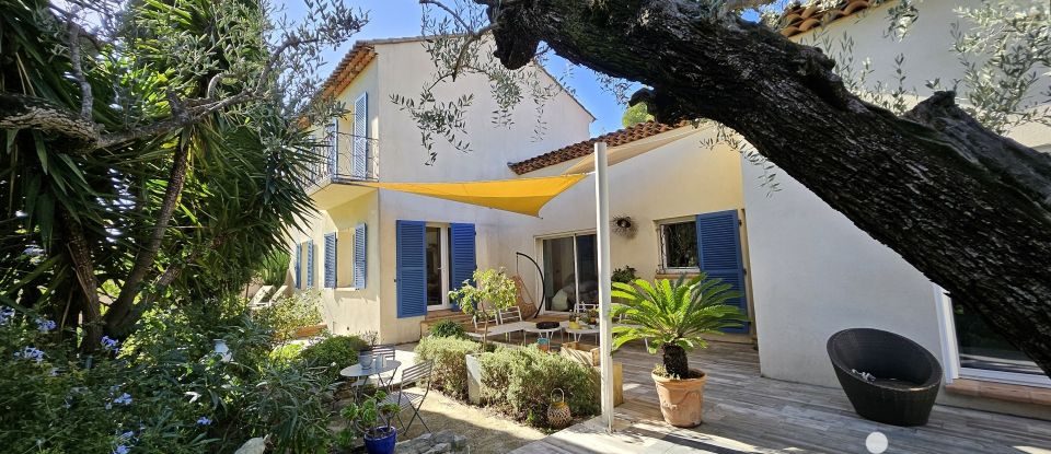 Maison 6 pièces de 239 m² à Sanary-sur-Mer (83110)