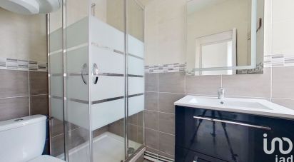 Appartement 2 pièces de 33 m² à Corbeil-Essonnes (91100)