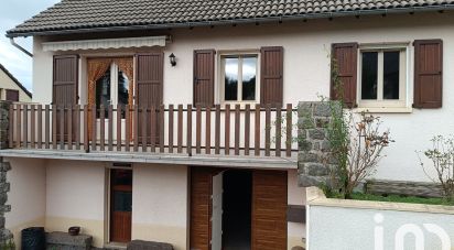 House 4 rooms of 94 m² in Saint-Chamant (15140)