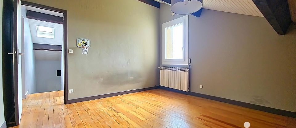 Maison 7 pièces de 153 m² à Bourg-lès-Valence (26500)