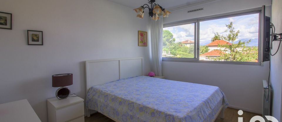 Appartement 3 pièces de 70 m² à Antibes (06600)