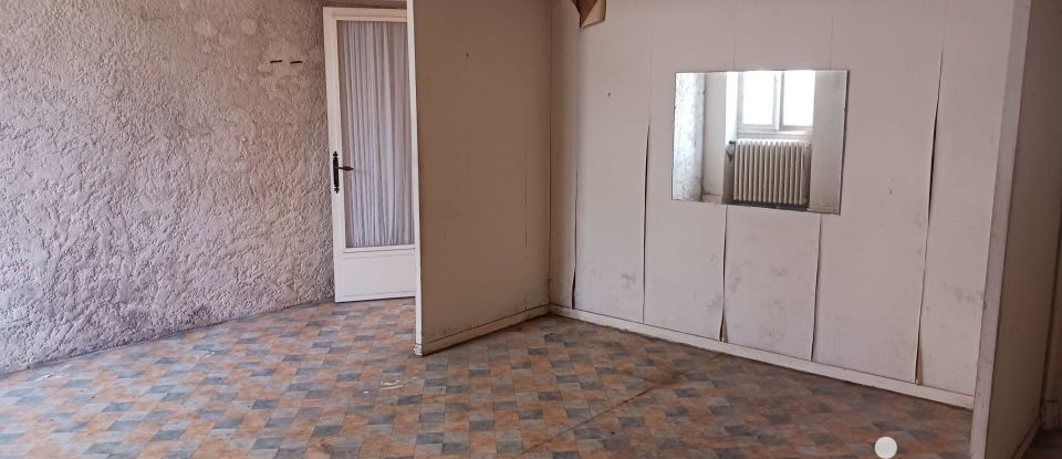 Maison de ville 5 pièces de 111 m² à Usson-du-Poitou (86350)