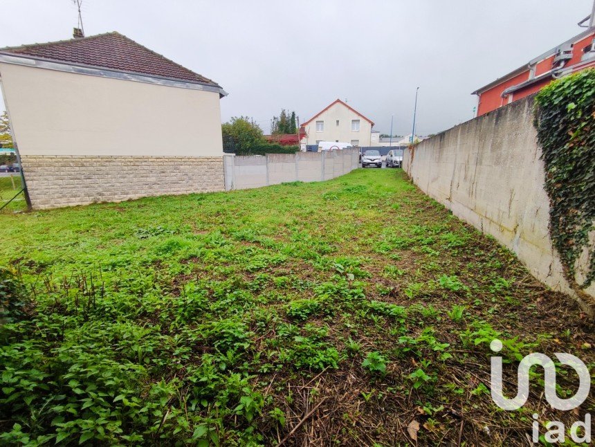 Land of 376 m² in Saint-Mard (77230)