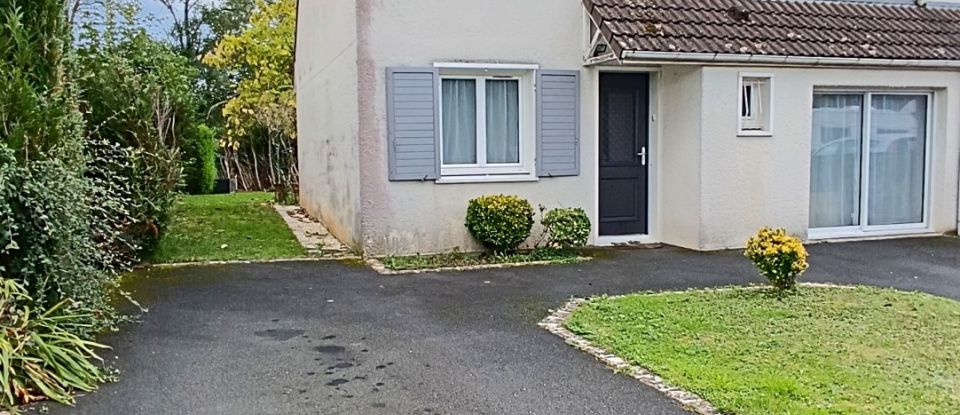 Maison 6 pièces de 110 m² à Montierchaume (36130)