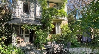 House 6 rooms of 193 m² in Saint-Cloud (92210)