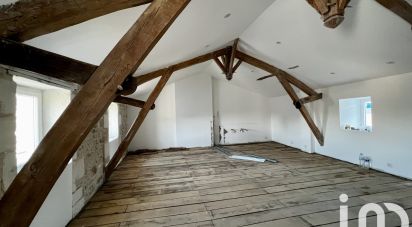 Town house 5 rooms of 165 m² in Saint-Porchaire (17250)