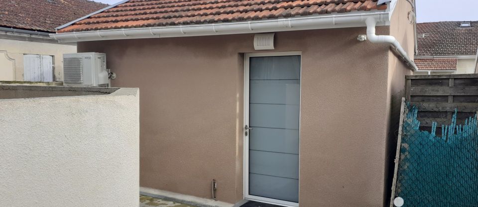 Maison 1 pièce de 20 m² à Saint-Yzan-de-Soudiac (33920)