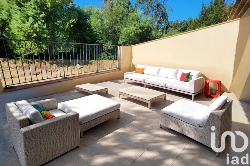 Maison 3 pièces de 73 m² à Grimaud (83310)