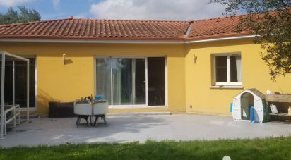 Traditional house 4 rooms of 123 m² in Bordes (65190)