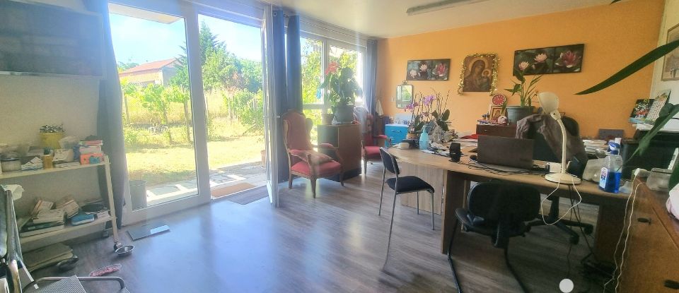 Maison 8 pièces de 236 m² à Saint-Ciers-sur-Gironde (33820)