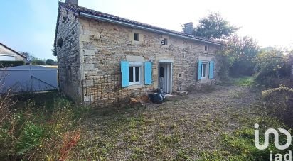 Village house 2 rooms of 47 m² in Vanzay (79120)