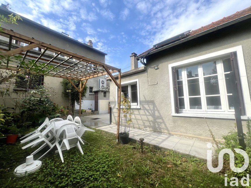 Maison 9 pièces de 160 m² à Stains (93240)