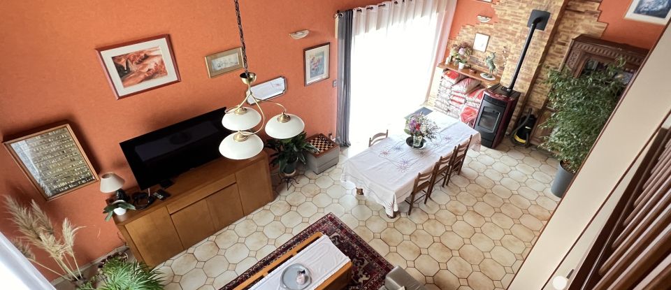 Traditional house 5 rooms of 165 m² in Saint-Sylvestre-Pragoulin (63310)