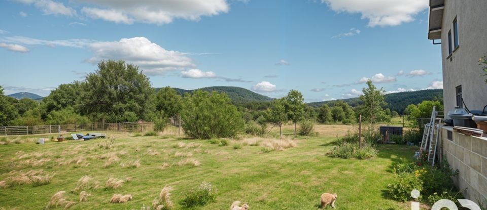 Maison traditionnelle 8 pièces de 145 m² à Coubon (43700)