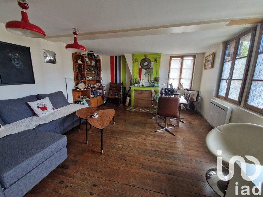 House 3 rooms of 77 m² in Gaillefontaine (76870)