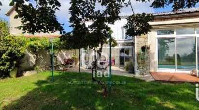 House 7 rooms of 250 m² in Fontenay-le-Comte (85200)