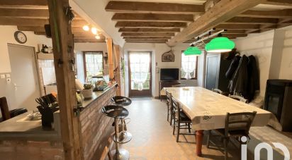 Maison de village 7 pièces de 122 m² à Sainte-Gemmes-le-Robert (53600)