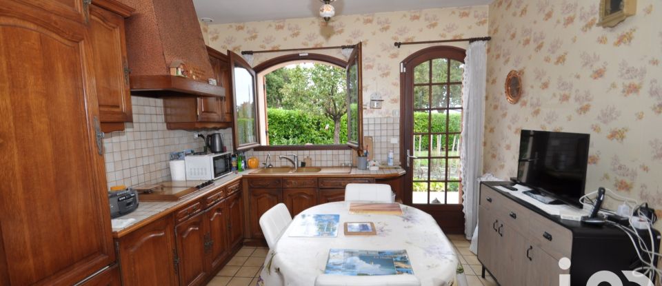 Traditional house 6 rooms of 133 m² in Gradignan (33170)