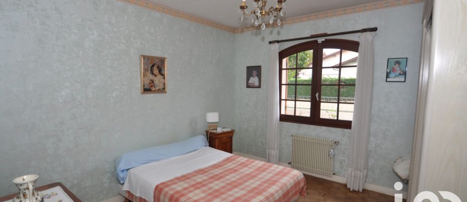 Traditional house 6 rooms of 133 m² in Gradignan (33170)