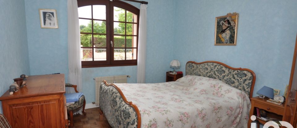 Traditional house 6 rooms of 133 m² in Gradignan (33170)