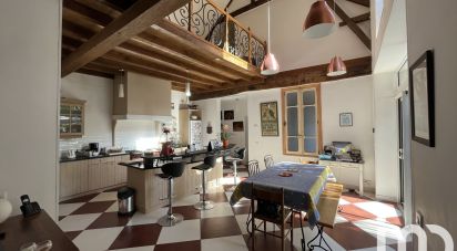 Village house 9 rooms of 275 m² in Pau (64000)