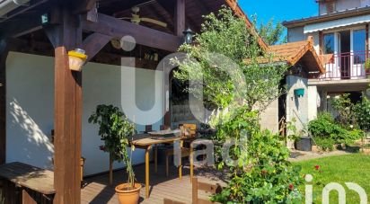 Village house 5 rooms of 172 m² in Durdat-Larequille (03310)