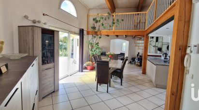 House 5 rooms of 141 m² in Parentis-en-Born (40160)