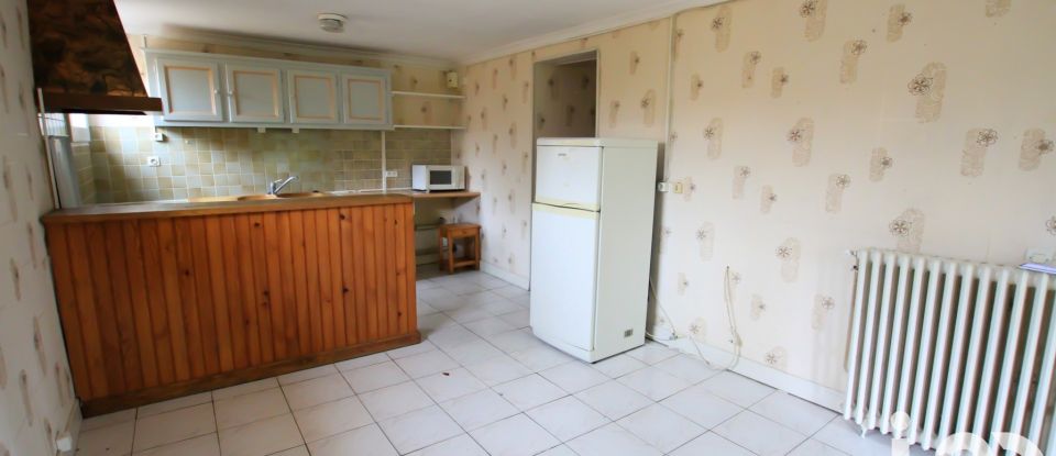 Maison 12 pièces de 241 m² à Saint-Cyprien (24220)