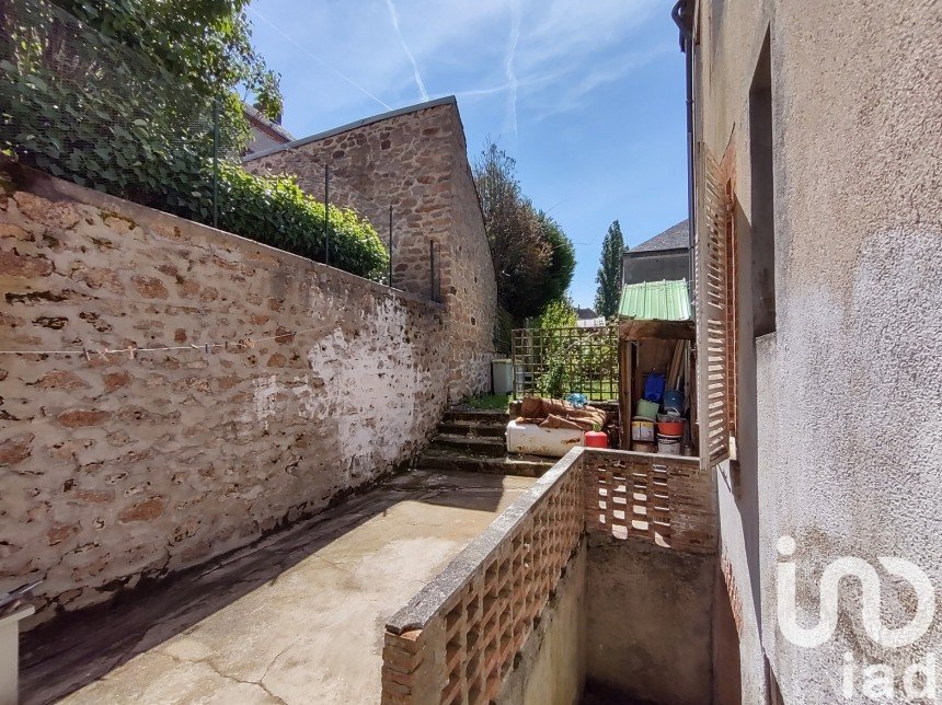 Village house 5 rooms of 137 m² in Lourdoueix-Saint-Michel (36140)