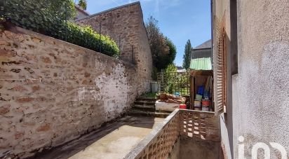 Village house 5 rooms of 137 m² in Lourdoueix-Saint-Michel (36140)