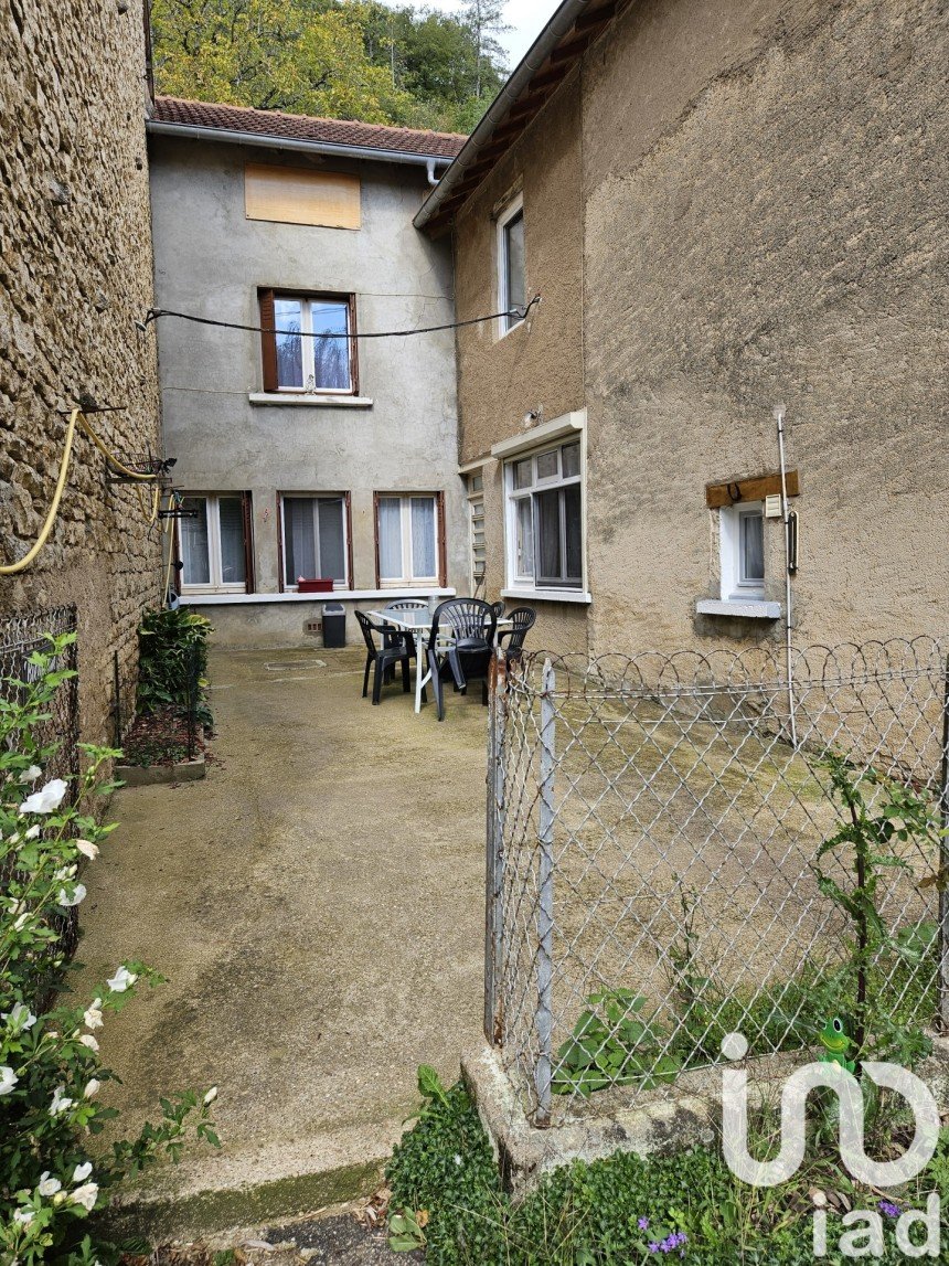 Maison de village 7 pièces de 149 m² à MONTARLOT-LES-CHAMPLITTE (70600)