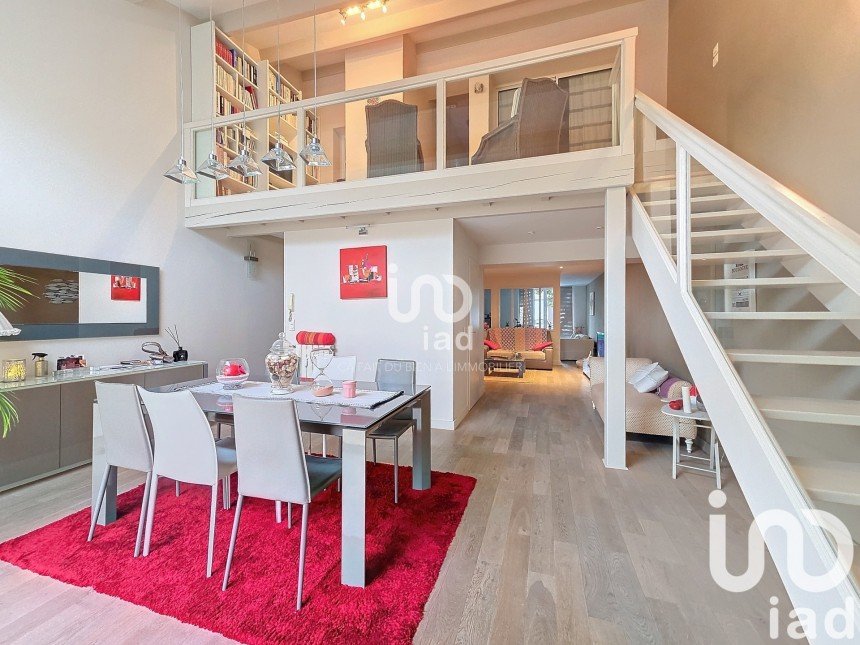 Apartment 6 rooms of 136 m² in La Rochelle (17000)