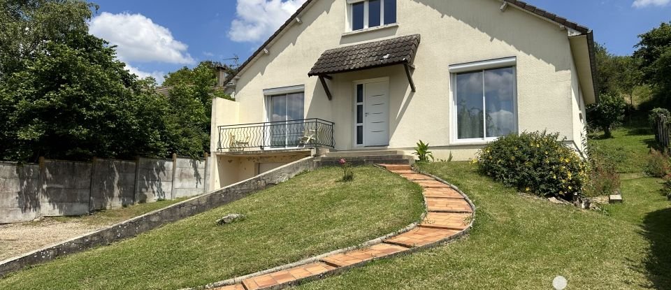 Village house 6 rooms of 118 m² in Saint-Denis-les-Ponts (28200)