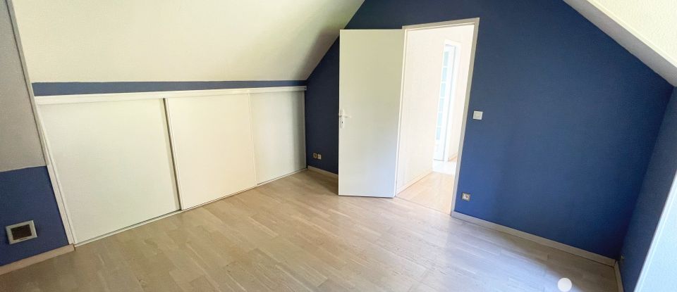 Maison 5 pièces de 115 m² à Montereau-Fault-Yonne (77130)