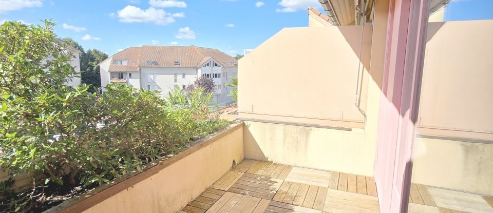 Duplex 5 rooms of 96 m² in Tarbes (65000)