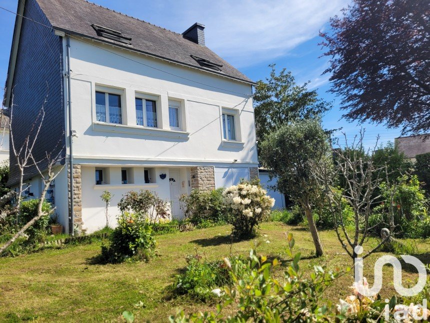 Maison 7 pièces de 125 m² à Gourin (56110)