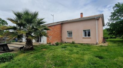 Traditional house 4 rooms of 132 m² in Castelsarrasin (82100)