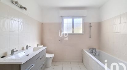 House 5 rooms of 185 m² in Lœuilly (80160)