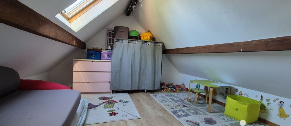 Maison 4 pièces de 65 m² à Mévoisins (28130)