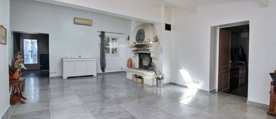 Maison 5 pièces de 143 m² à Saint-Maximin-la-Sainte-Baume (83470)