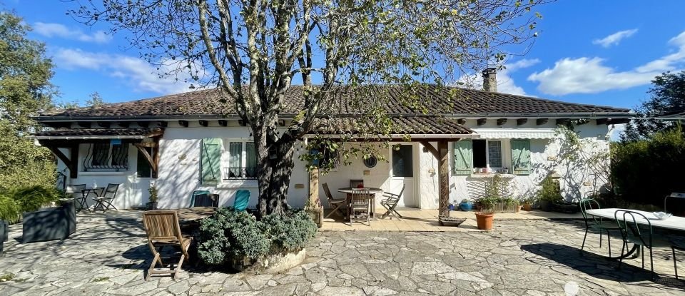 Domaine 10 pièces de 235 m² à Vitrac (24200)