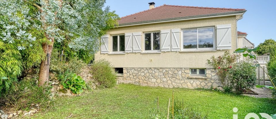 Maison 3 pièces de 103 m² à Aigremont (78240)